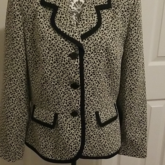 Jacket - Picture 3 of 4